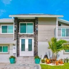 Sunset Serenity-Remodeled 4BR Beach House with Oceanview