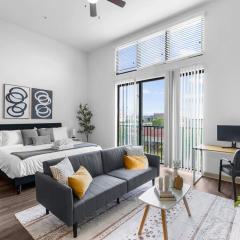Urban King Loft Perfect for City Explorers