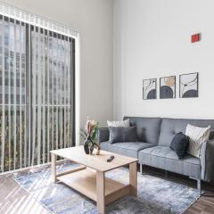 Urban Chic meets Comfort 2BR with Pool