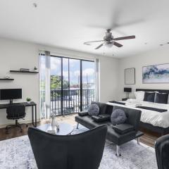 Luxury King Bed Suite A plus Amenities and Great Location