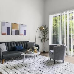 City Chic Modern 1Bedroom Fully Furnished Condo