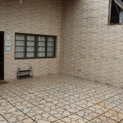 Casa simples, ampla e confortável a 5 min da praia