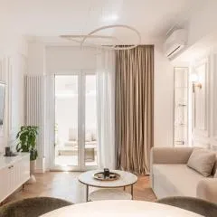 Elegant apartment a breath away from the Acropolis