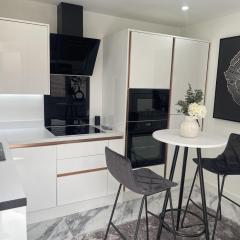 Modern-luxury 1bedroom-EnsuiteBathroom-Garden-Wifi