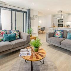 6 Putsborough - Luxury Apartment at Byron Woolacombe, only 4 minute walk to Woolacombe Beach!