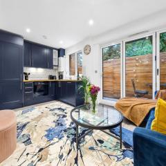 Modern 1 Bed Flat in Barnes near River Thames