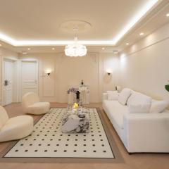 Molly Homestay - walk to Yu Garden and the Bund 3bedrooms 1study 2 bathrooms elevator apartment