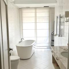 Spacious 2BR by Baku Boulevard