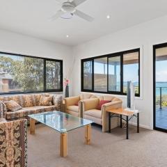 Breath taking Bay Views Private Pad Spacious
