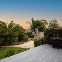 Ocean Views Walk to Malua Beach EV & Pet Friendly