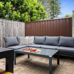 Light filled Villa Moments to the Beach