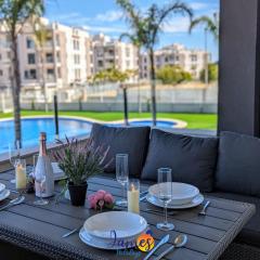 Modern 2 Bed Apt with Com Pool VM52