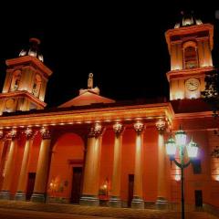 Departamento a 150 metros de la catedral con cochera