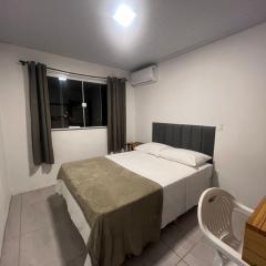 Suíte com BWC PRIVATIVO Com AR Ao Lado da Vila Germânica Oktoberfest