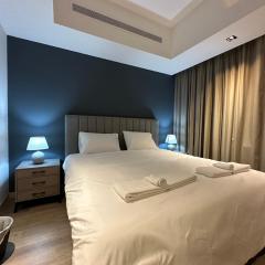 Pinnacle Row Luxe Retreat