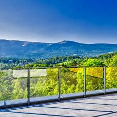 Złoty Horyzont VIP - główny budynek - z basenem, siłownią, grotą solną, bawialnią i restauracją by Royal Aparts