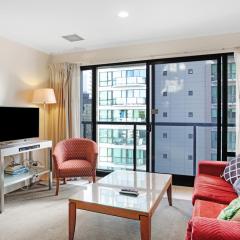 City Hideaway 1 BR Apt with Pool and Gym