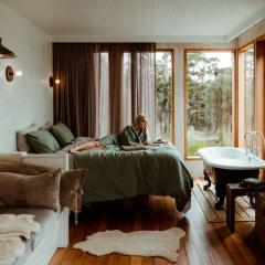 The Hide private Waterfront on Beautiful Bruny