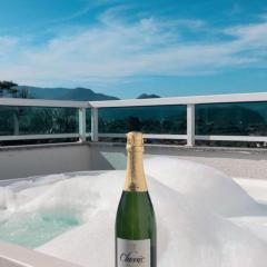 Cobertura com jacuzzi em Ubatuba