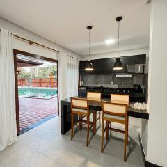 A2 uma suite, cozinha, sala, frente pisc · Alicena Mutá Cond. Fechado - apto A2