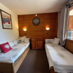 Studio divisible fonctionnel · Ski aux pieds - FR-1-181-2688