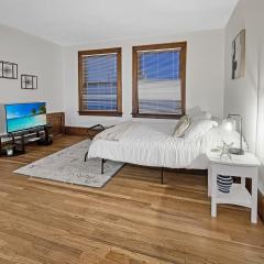 Quiet Studio On Grand - Heart Of Downtown!