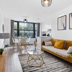 Premium 3 bedroom Apartment 5 minutes to Central London Enjoy Cashback for all September Stays