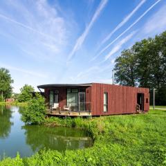 Lake Bungalow Escape