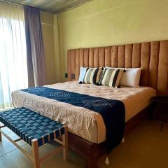 Lolitas Suites 303