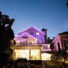 Hoa Sen Vang Hotel Dalat