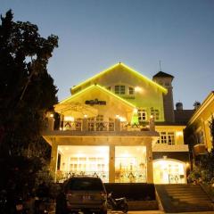 Hoa Sen Vang Hotel Dalat