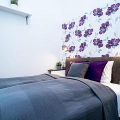 Modern Intimate Studio in the center