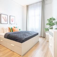 Extreme Central Cozy Studio