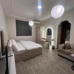 استيديو بوصول ذاتي 207