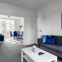 3 Bedroom Hendon House by 360Stays
