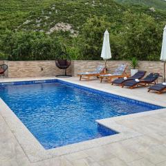 Awesome Home In Vrgorac With Wifi