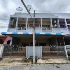 Vince Homestay Betong - 4 Bedroom House