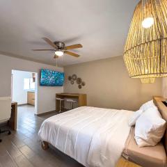 Modern Apartment with Home Office in Prime Location