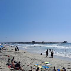 6 miles to Oceanside beach, surfing - 50 miles to LA 30 miles TO Dan Diego