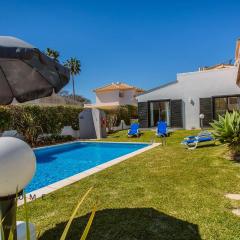 Greice Homes-650 meters from the beach, 4 bedrooms villa for holidays in Vilamoura-Quarteira
