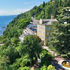 Hotel Riviera & Maximilian's