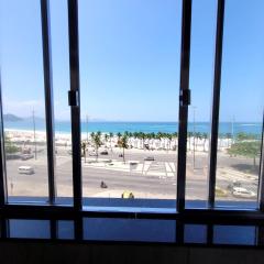 Real Apartments 391 - Beach front Copacabana for families and Groups