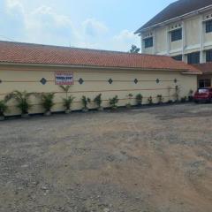 Hotel O Guest House Wijaya Syariah Near alun alun kota purwokerto