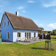 Nice Home In Glowe With Wifi