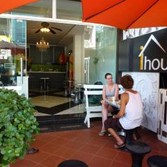NEW iHouse Hotel