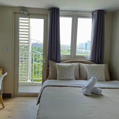 Modern & New, Work Desk, Fast Internet, Balcony