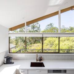 Otto Descola - Views, walk to Hastings St & beach