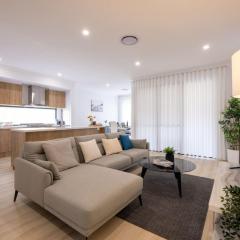 Brand New 4Bs Home near Shops and Park at Greenbank