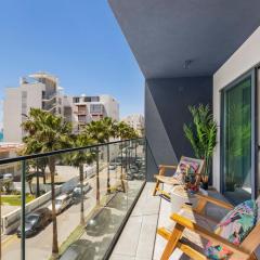 Stylish Modern Beachside Apartment with Pool & Seaview