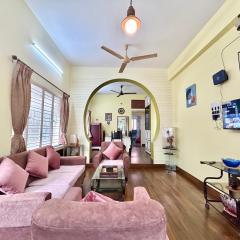Retro Style 2BHK near Salt Lake Sector 5 Metro Station